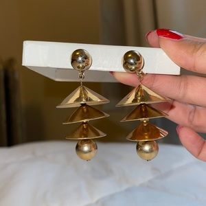 Vintage bergere earrings gold or brass color